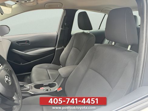 Used 2025 Toyota Corolla LE FWD image 14