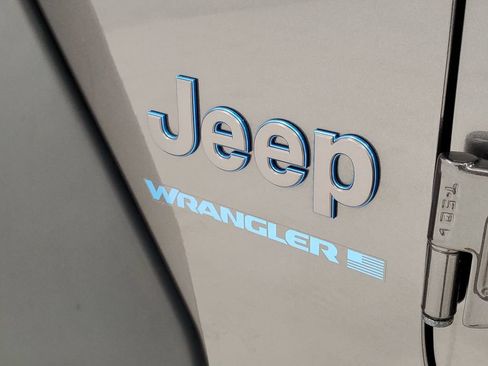 Used 2023 Jeep Wrangler Unlimited w/ Cold Weather Group AWD/4WD image 7