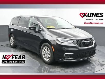 Used 2024 Chrysler Pacifica Touring-L