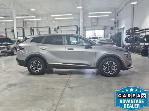 Used 2023 Kia Sportage LX FWD image 8