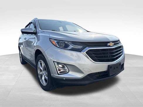Used 2018 Chevrolet Equinox LT w/ Sun & Infotainment Package AWD/4WD image 3