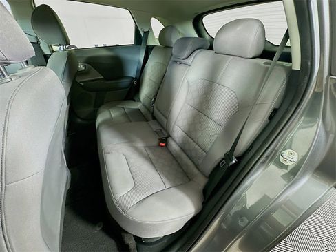 Used 2017 Kia Niro LX image 27
