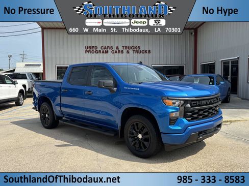 Used 2023 Chevrolet Silverado 1500 Custom AWD/4WD image 1