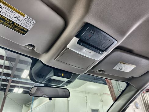 Used 2025 Nissan Rogue SV FWD image 32