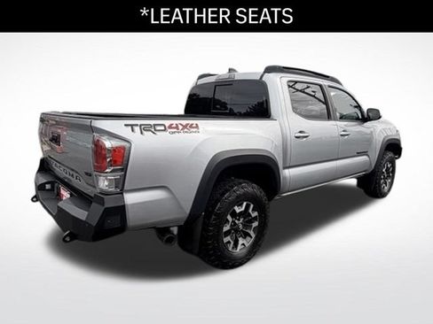Used 2022 Toyota Tacoma TRD Off-Road w/ TRD Premium Off Road Package AWD/4WD image 3
