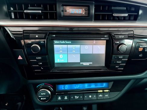 Used 2016 Toyota Corolla LE FWD image 14