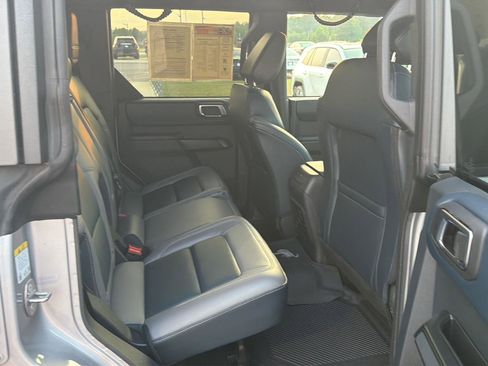 Used 2024 Ford Bronco Outer Banks AWD/4WD image 12