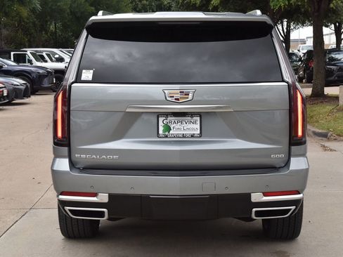 Used 2025 Cadillac Escalade ESV Premium Luxury Platinum AWD/4WD image 9