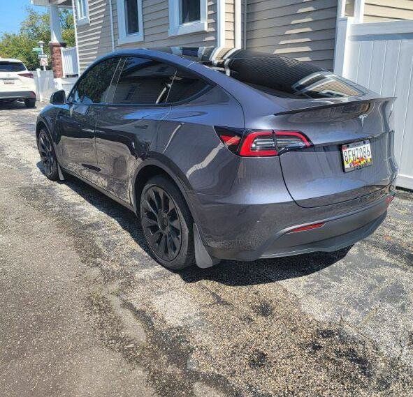 Used 2023 Tesla Model Y Long Range AWD/4WD image 3
