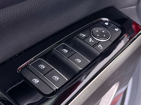 Used 2023 Nissan Pathfinder Platinum AWD/4WD image 13