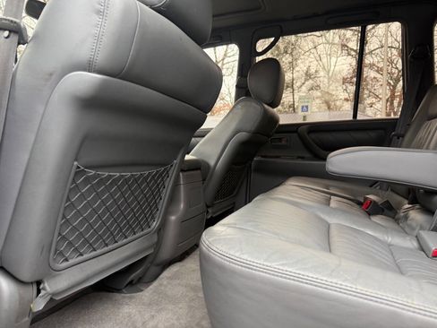 Used 2001 Toyota Land Cruiser image 34