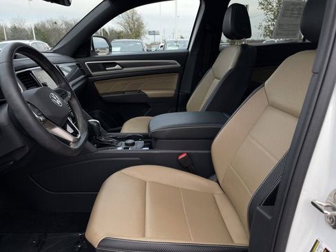 Used 2022 Volkswagen Atlas Cross Sport SE w/ Panoramic Sunroof Package image 14