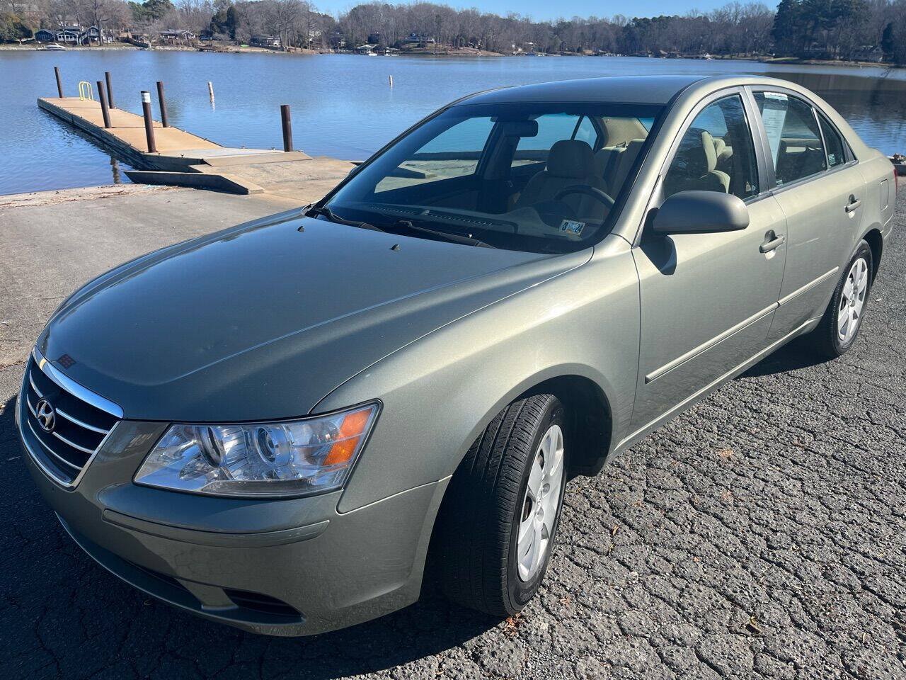 Used 2009 Hyundai Sonata GLS FWD image 2