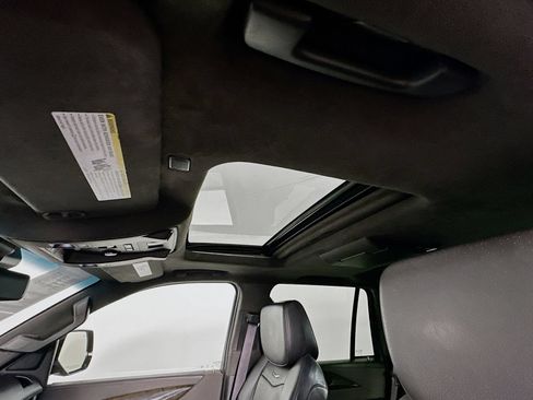Used 2017 Cadillac Escalade Platinum AWD/4WD image 25