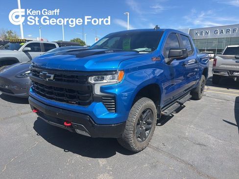 Used 2022 Chevrolet Silverado 1500 LT Trail Boss w/ LT Trail Boss Premium Package AWD/4WD image 1