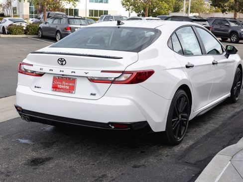 New 2026 Toyota Camry Hybrid FWD image 5