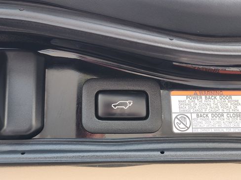 Used 2021 Lexus LX 570 4WD w/ Luxury Package image 45