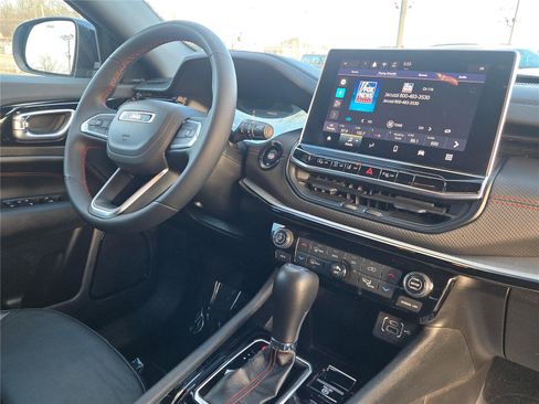 Certified 2025 Jeep Compass Trailhawk AWD/4WD image 9