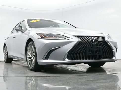 Used 2019 Lexus ES 350 Ultra Luxury w/ Accessory Package image 39