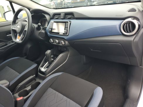 Used 2025 Nissan Versa SV image 16