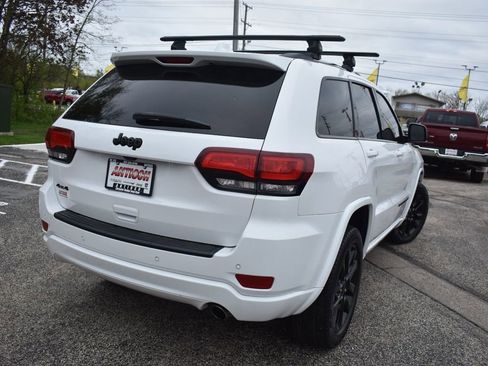 Used 2022 Jeep Grand Cherokee Laredo X AWD/4WD image 8