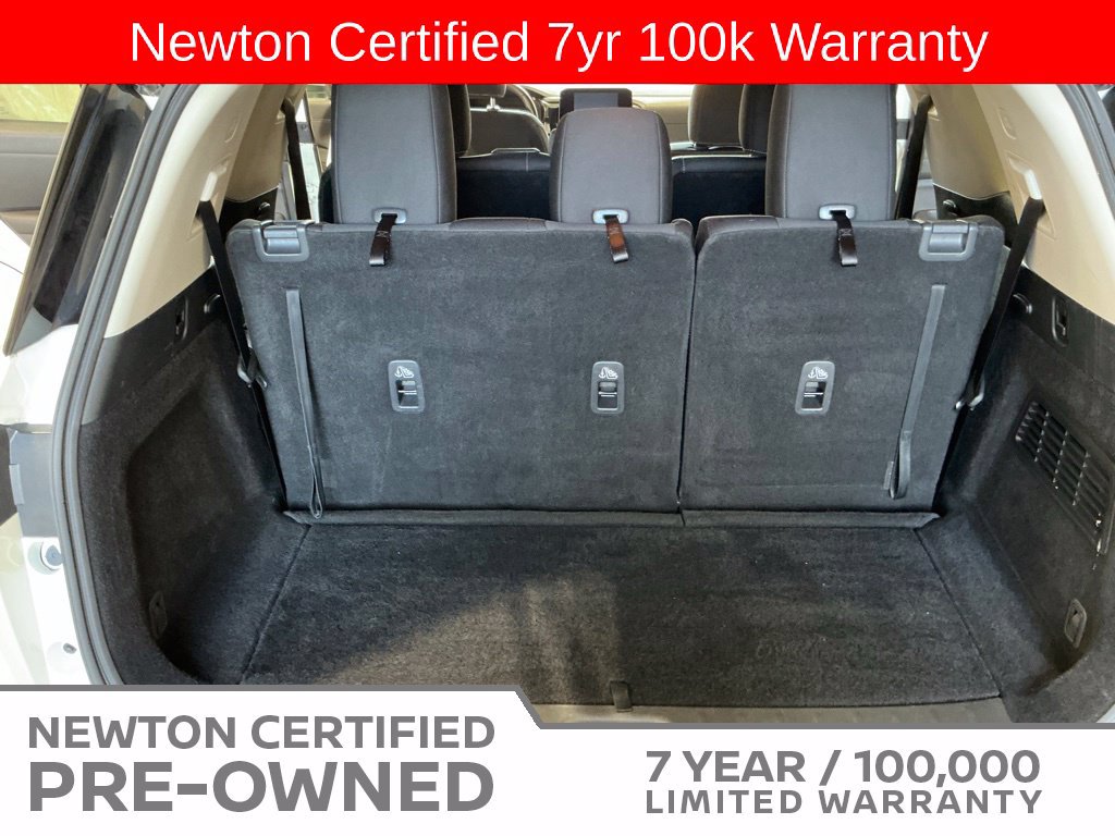 Used 2024 Nissan Pathfinder SV FWD image 21