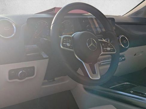 Used 2023 Mercedes-Benz GLA 250 image 11