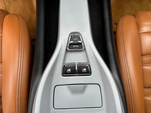 Used 2013 Ferrari California image 27