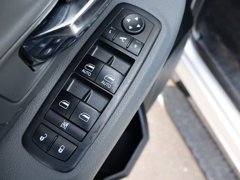 Used 2018 RAM 1500 Big Horn image 28