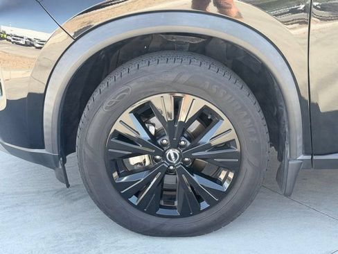 Used 2022 Nissan Rogue SV FWD image 38