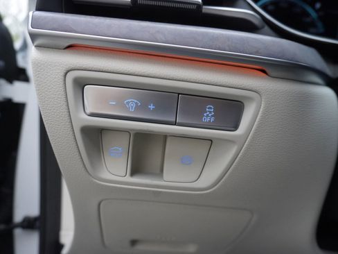 Used 2023 Genesis G80 image 26