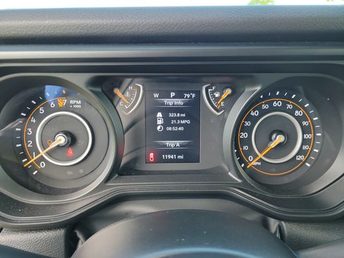 Used 2025 Jeep Gladiator Sport AWD/4WD image 23