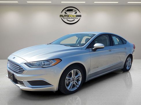 Used 2018 Ford Fusion S image 3