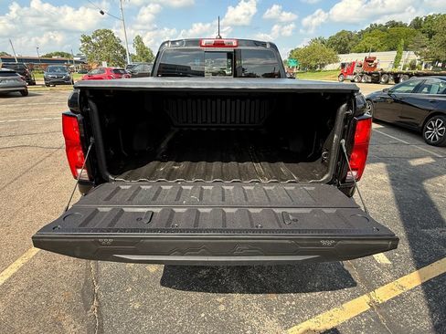 Certified 2024 Chevrolet Colorado Z71 w/ Z71 Convenience Package 2 AWD/4WD image 5