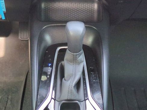 Used 2021 Toyota Corolla LE image 20