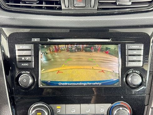 Used 2019 Nissan Rogue S AWD/4WD image 11