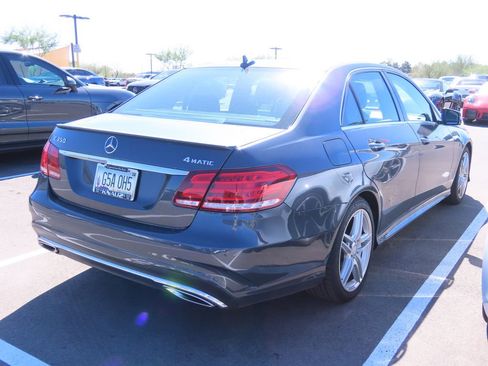 Used 2014 Mercedes-Benz E 350 4MATIC Sedan image 4
