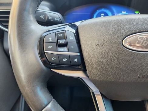 Used 2023 Ford Explorer Platinum w/ Premium Technology Package image 31