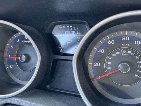 Used 2011 Hyundai Elantra GLS w/ Navigation Pkg 4 image 25