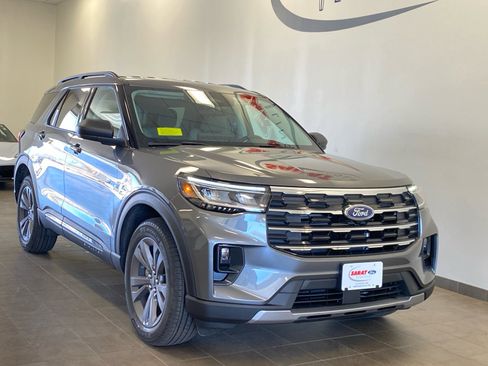 New 2026 Ford Explorer Active w/ Active Comfort Package AWD/4WD image 2