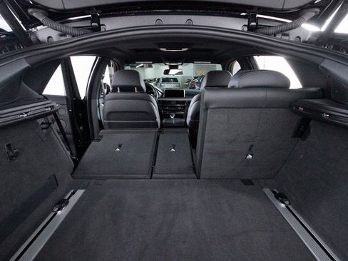 Used 2019 BMW X6 xDrive50i w/ M Sport Package image 40