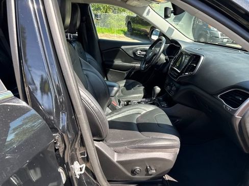 Used 2019 Jeep Cherokee Limited AWD/4WD image 9