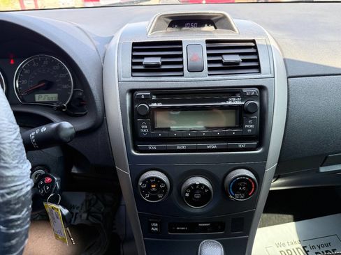 Used 2012 Toyota Corolla S image 18