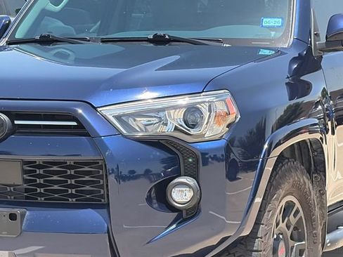 Used 2022 Toyota 4Runner SR5 Premium w/ Moonroof Package RWD image 4