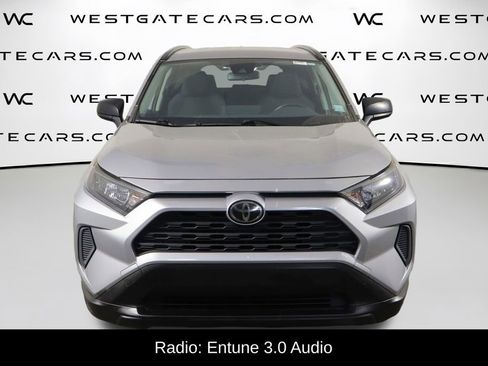 Used 2019 Toyota RAV4 LE FWD image 2