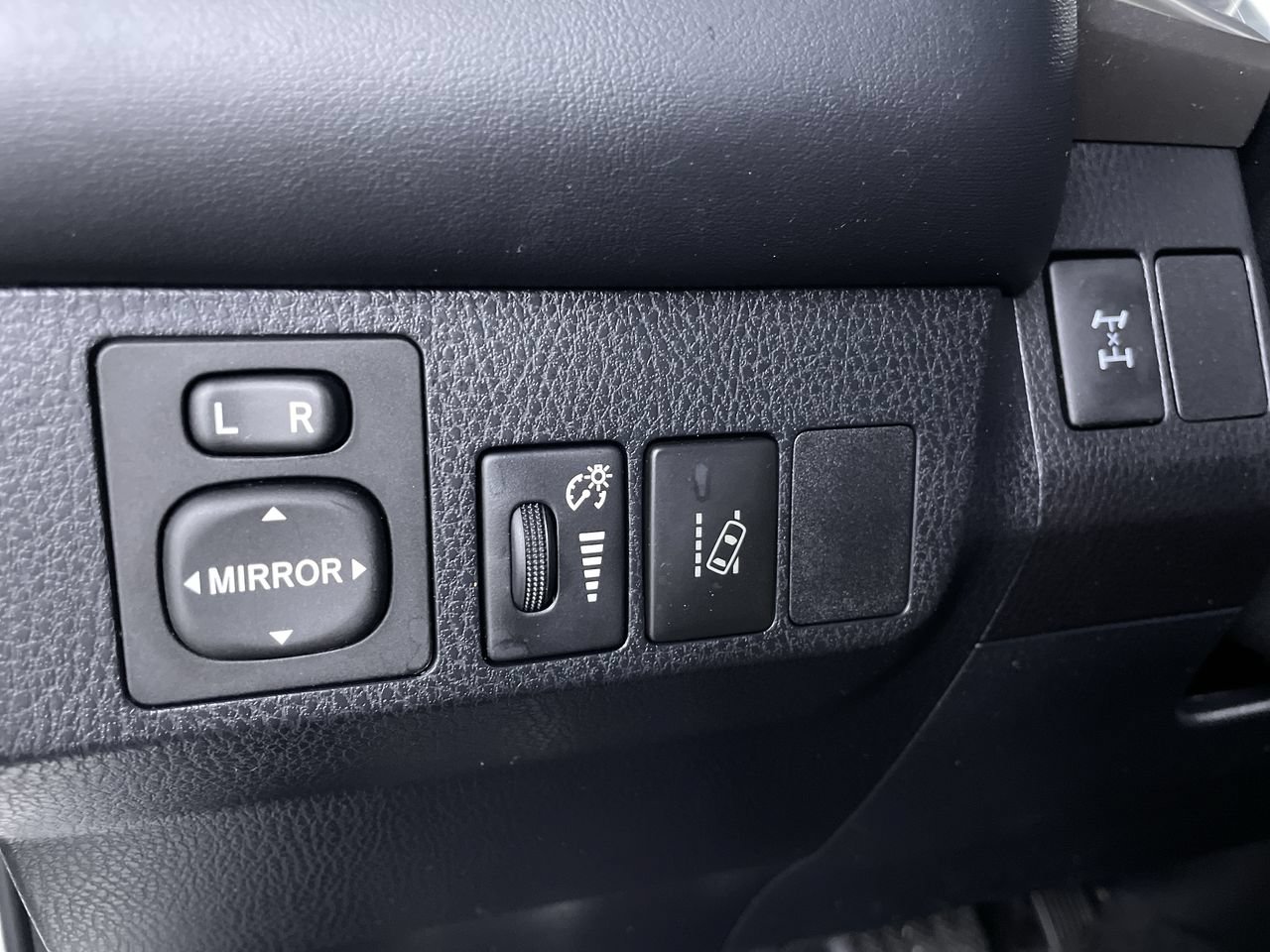 Used 2018 Toyota RAV4 XLE w/ Plus Extra Value Package AWD/4WD image 27