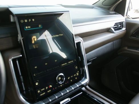 Used 2025 GMC Yukon Denali Ultimate image 23