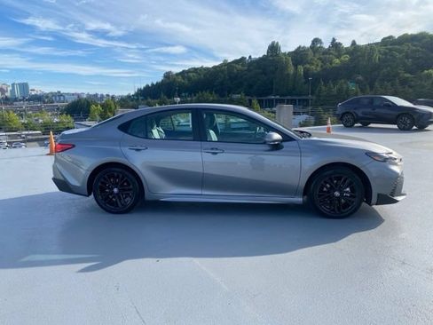 Certified 2025 Toyota Camry SE AWD/4WD image 3