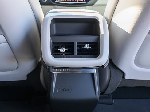 Used 2024 Cadillac Lyriq Sport image 31