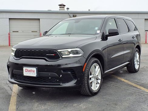 Used 2023 Dodge Durango GT image 2